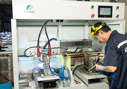 Double station girth welding machine